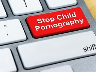 Cosa fare quando in rete si incontra materiale pedopornografico